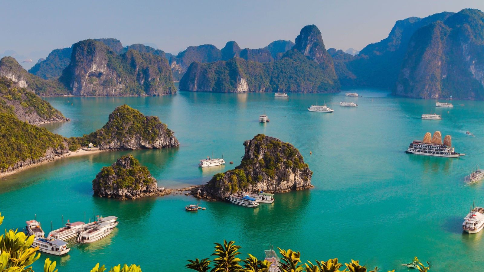 Create Lasting Memories on a Day Trip to Ha Long Bay from Ha Noi